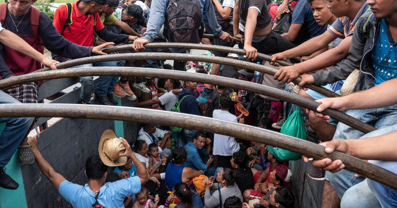 Mexico Rounds Up 800 Migrants Near Guatemala Border